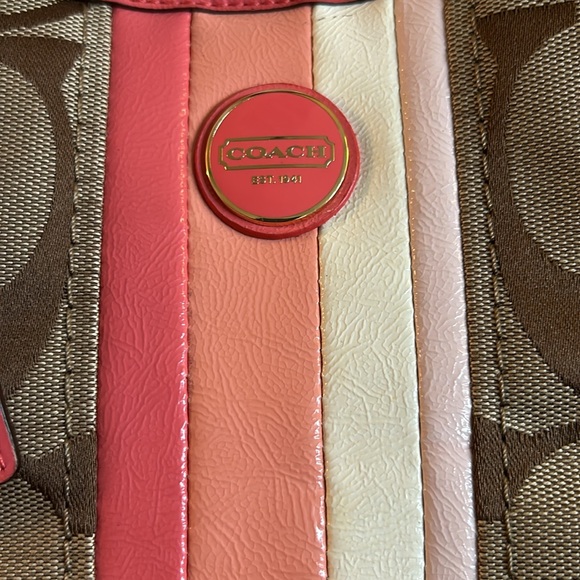 Signature canvas with leather Shoulder Bag - Picture 2 of 6